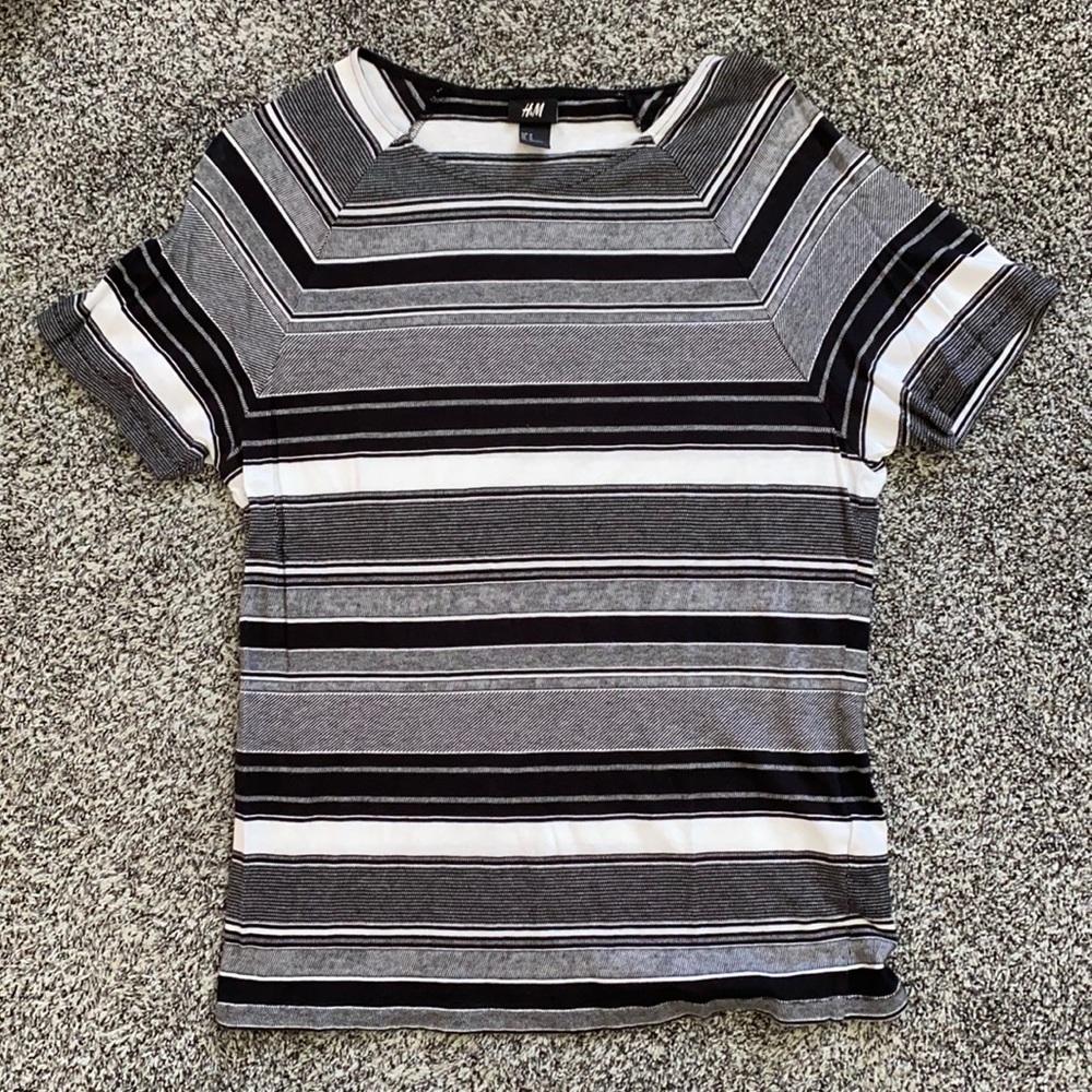 H&M Mens Tee - Size M